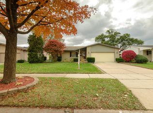 37229 Bristol St, Livonia, MI