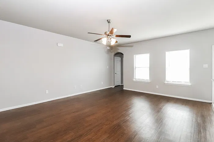 4 bed, 2.0 bath, 1680 sqft, $2,045 — Photo 3