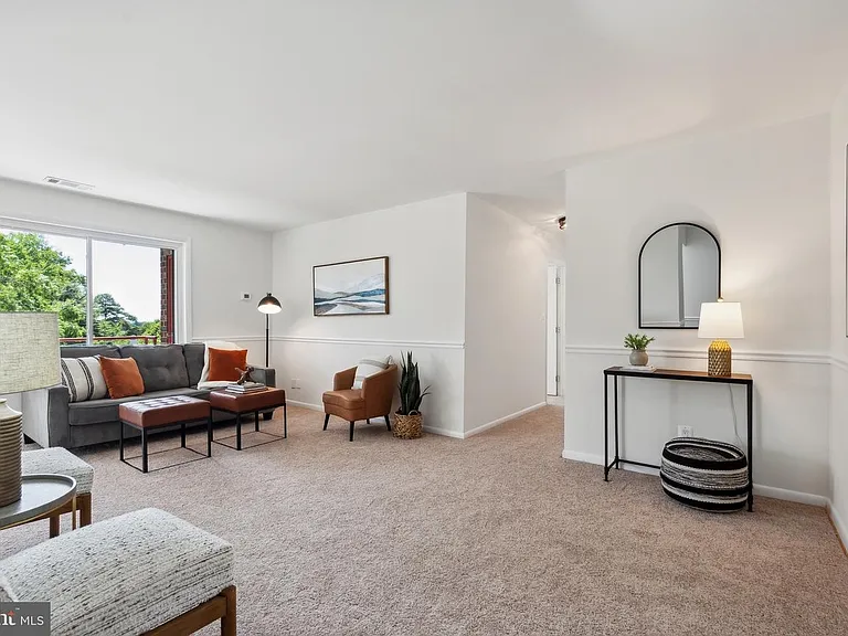 6441 Richmond Hwy #303 — Photo 3