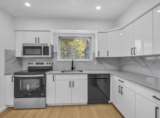 27 Juniper Rd #A, Pt Washington, NY 11050
