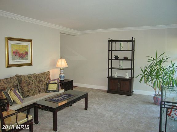 3rd image of 7806 Winona Ct