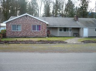 1112 SW Spring St, Mill City, OR 97360