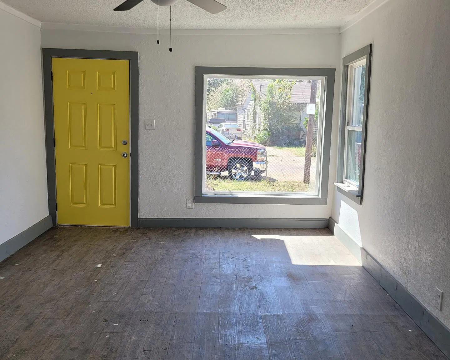 3 bed, 888 sqft, $1,450 — Photo 3