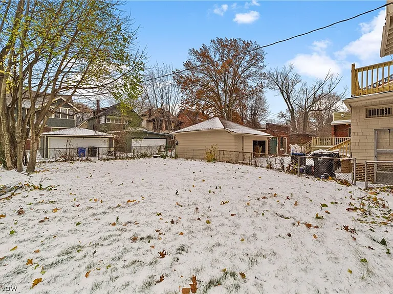 867 East Blvd — Photo 4