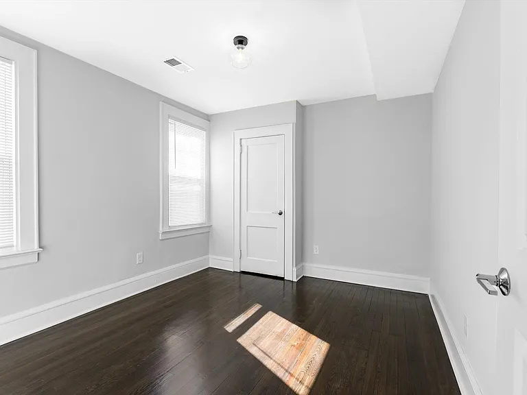 The Regis at Bloomfield — Photo 20