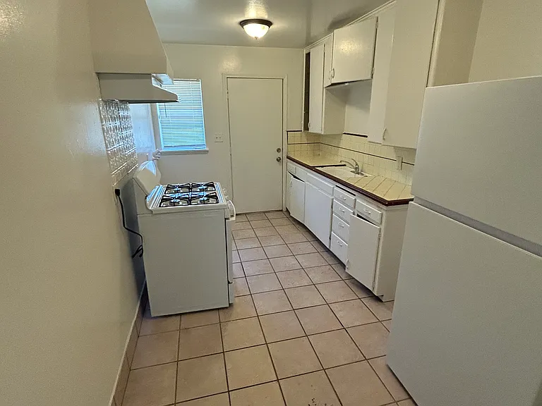 2218 N 1st St — Photo 3