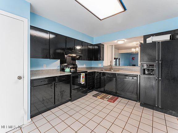5th image of 7620 Las Palmas Way