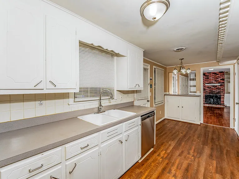 1700 Serene Dr — Photo 7