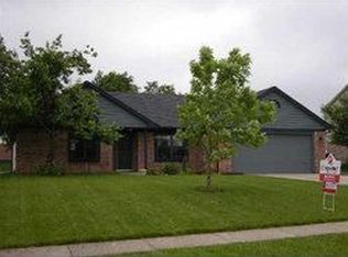 440 Meadowlark Dr, Whiteland, IN