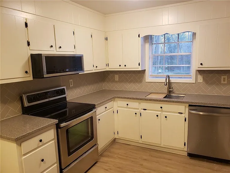 4911 Valley Dale Dr SW — Photo 2