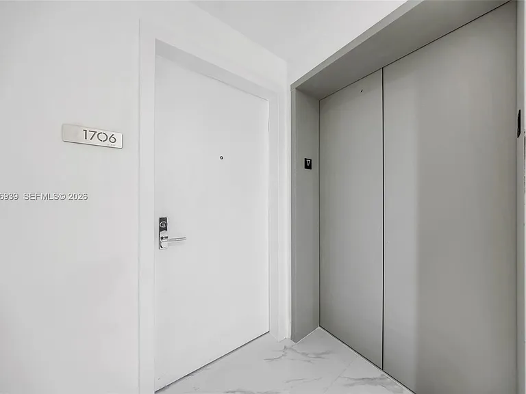 700 NE 24th St #1706 — Photo 36