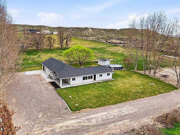 3rd image of 2380 Lower Pond Ln