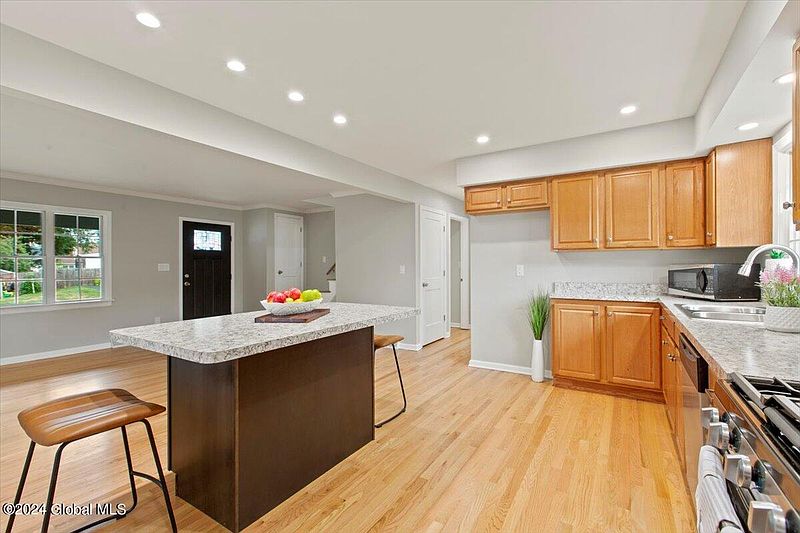 4th image of 62 Southgate Road