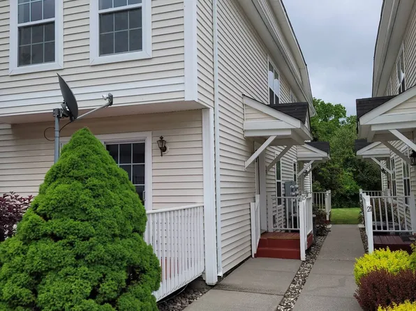 15 Jordan Ln, Middletown, NY 10940