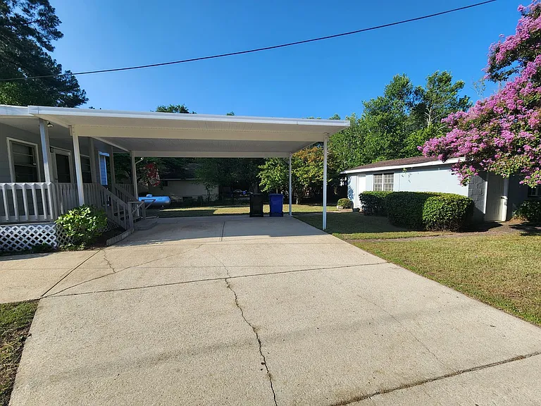 400 Roxie Ave — Photo 24