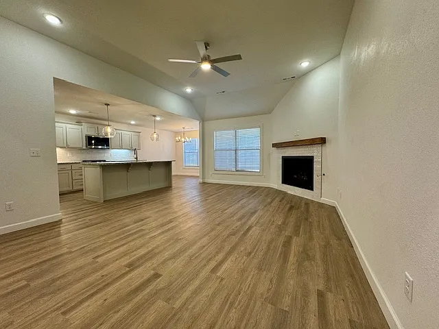 2250 Hunter Dr - 1 — Photo 4