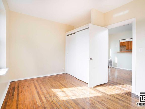 4th image of 2294 University Ave #3A