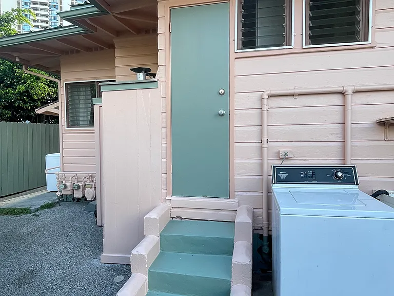 607 Isenberg St #6 — Photo 8