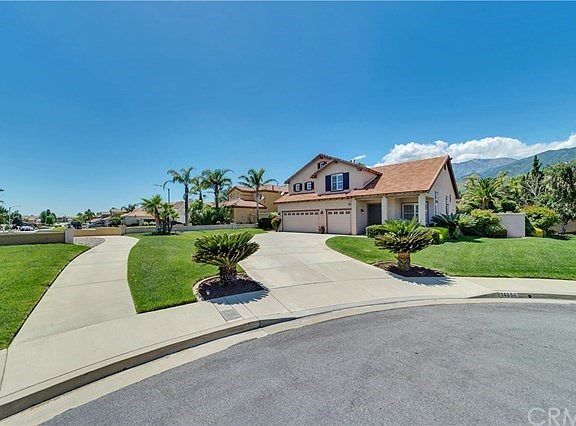 Extra Long Driveway and RV Parking Potential