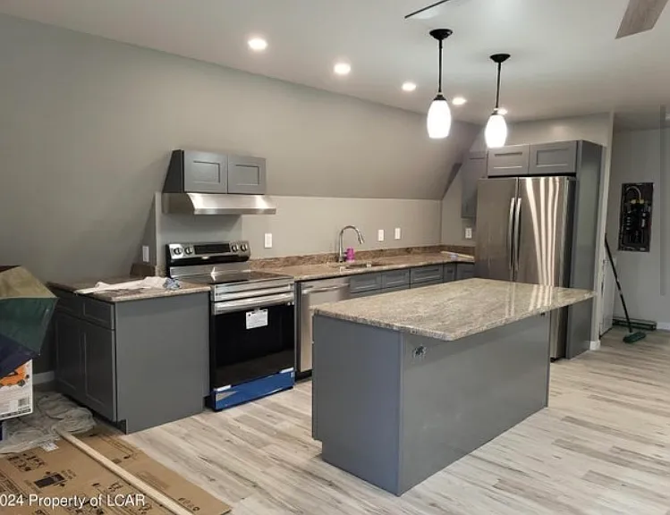 452 Lake Catalpa Rd — Photo 3