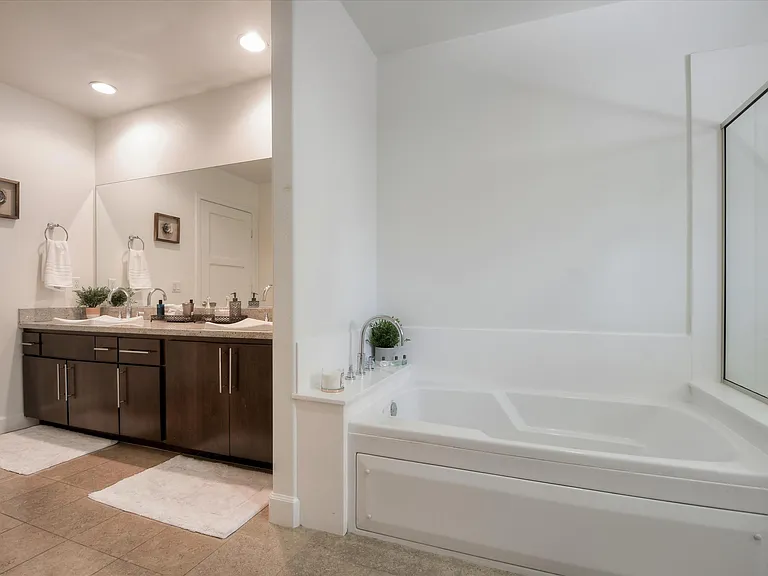 4820 Bellflower Ave #403 — Photo 22