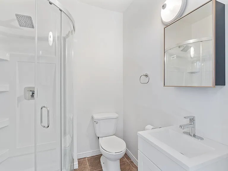 40 Ashley St — Photo 12
