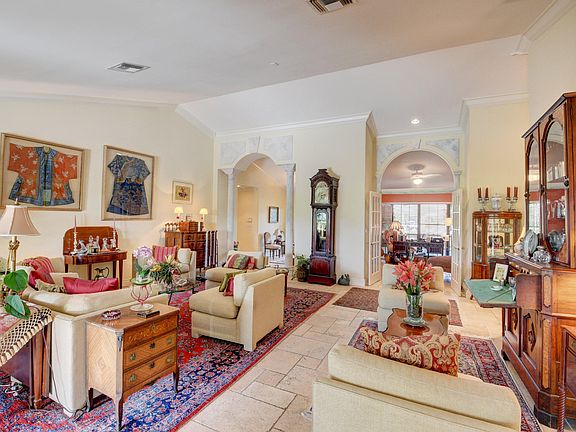 3rd image of 4791 Oak Cir