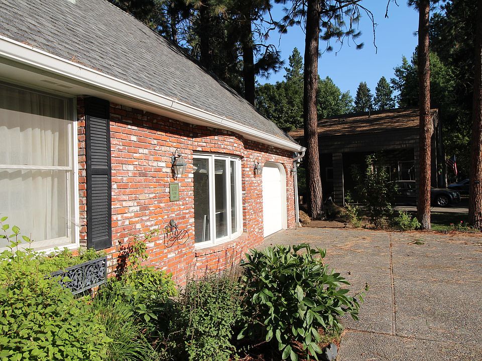 2nd image of 10181 N Pines Rd
