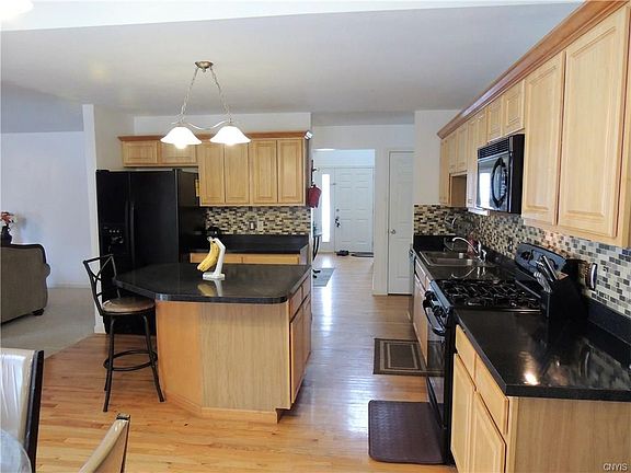 3rd image of 5266 Medasano Cir