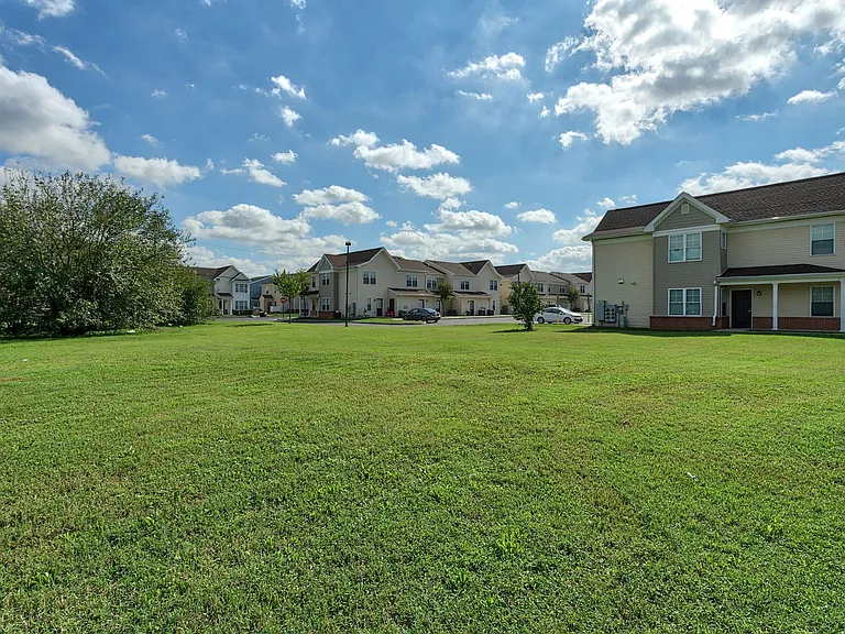 715 Chelton Ave — Photo 4