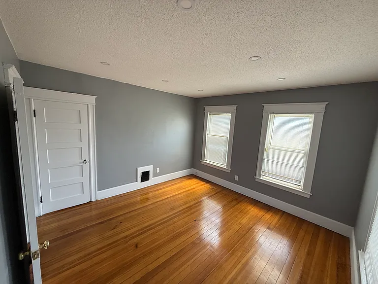 694 Enfield St #694 — Photo 15