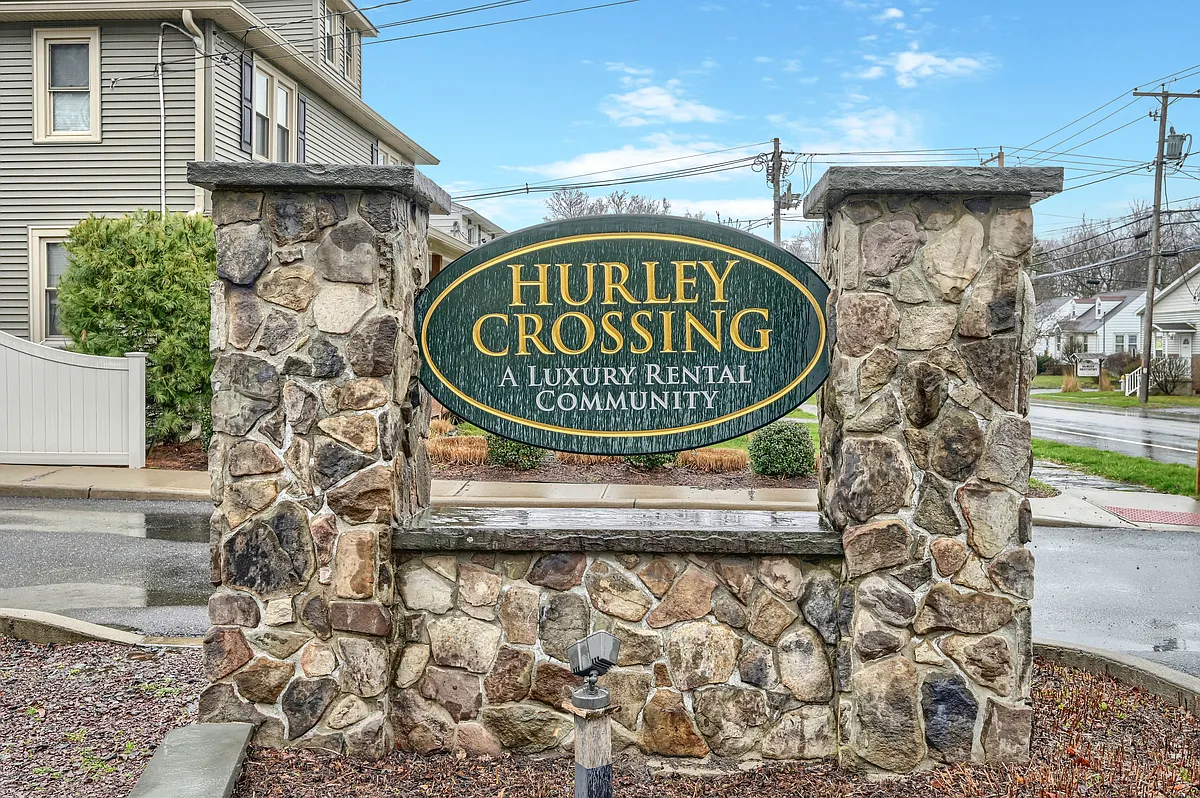 Building Photo - HURLEY CROSSING