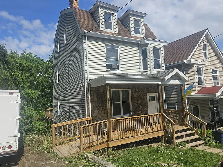 804 Dubois St — Photo 2