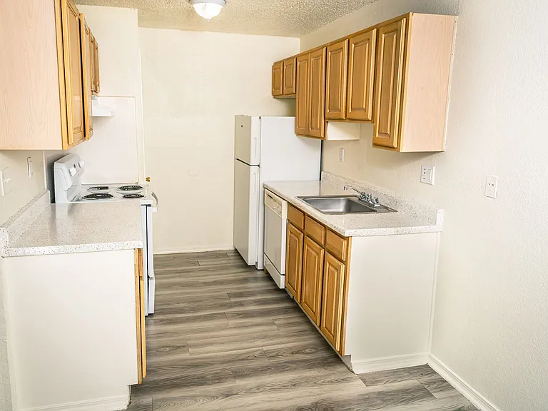Tamarack Place Apartments — Photo 48