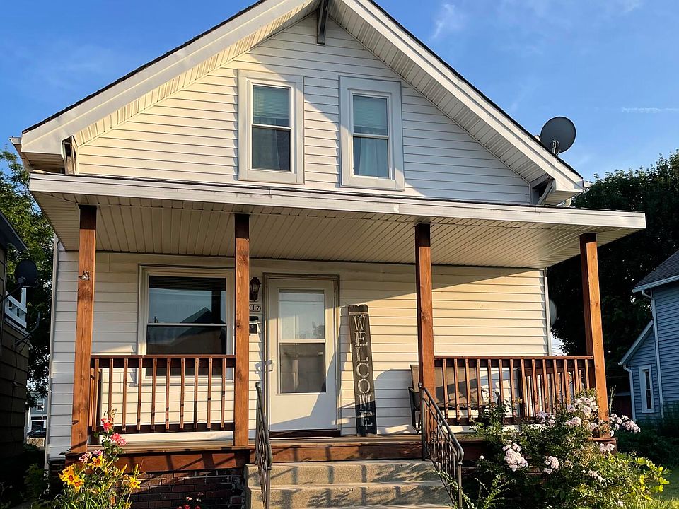 1st image of 1017 Huron Ave