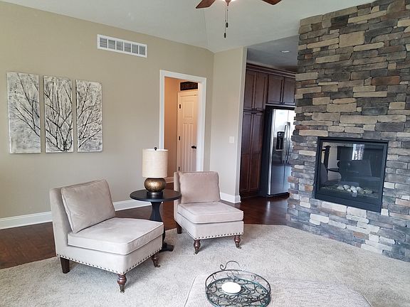 5th image of 1305 Augusta Dr