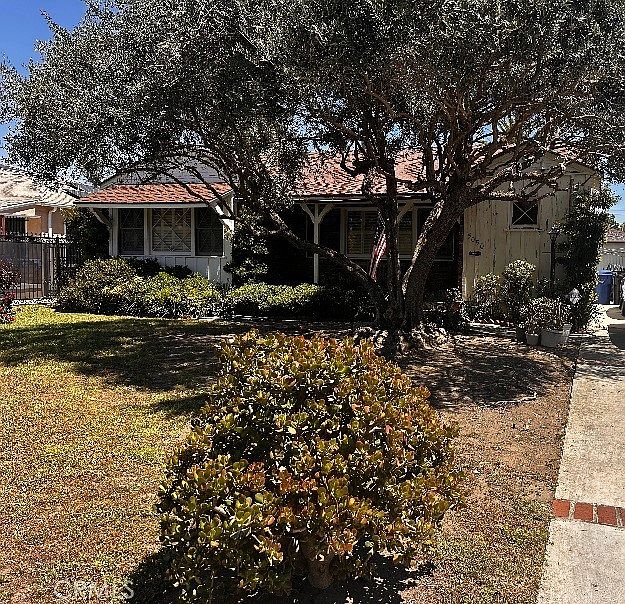 1st image of 5050 Petit Ave