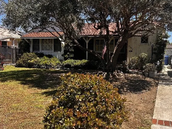 5050 Petit Ave, Encino, CA 91436