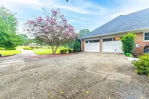 1351 Green Turf Dr — Photo 2