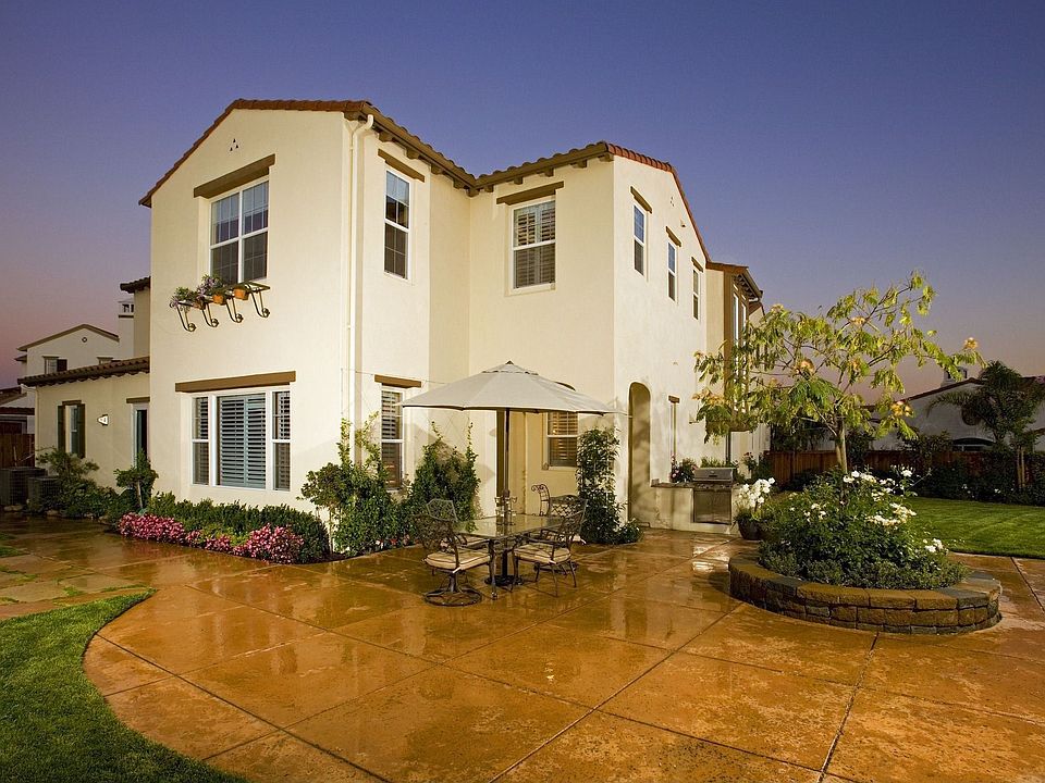 2nd image of 27 Carmen Ct