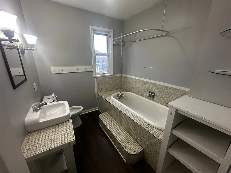 3123 Seneca St — Photo 4