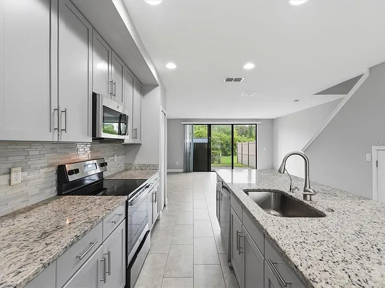 Terra Esmeralda Dr — Photo 6
