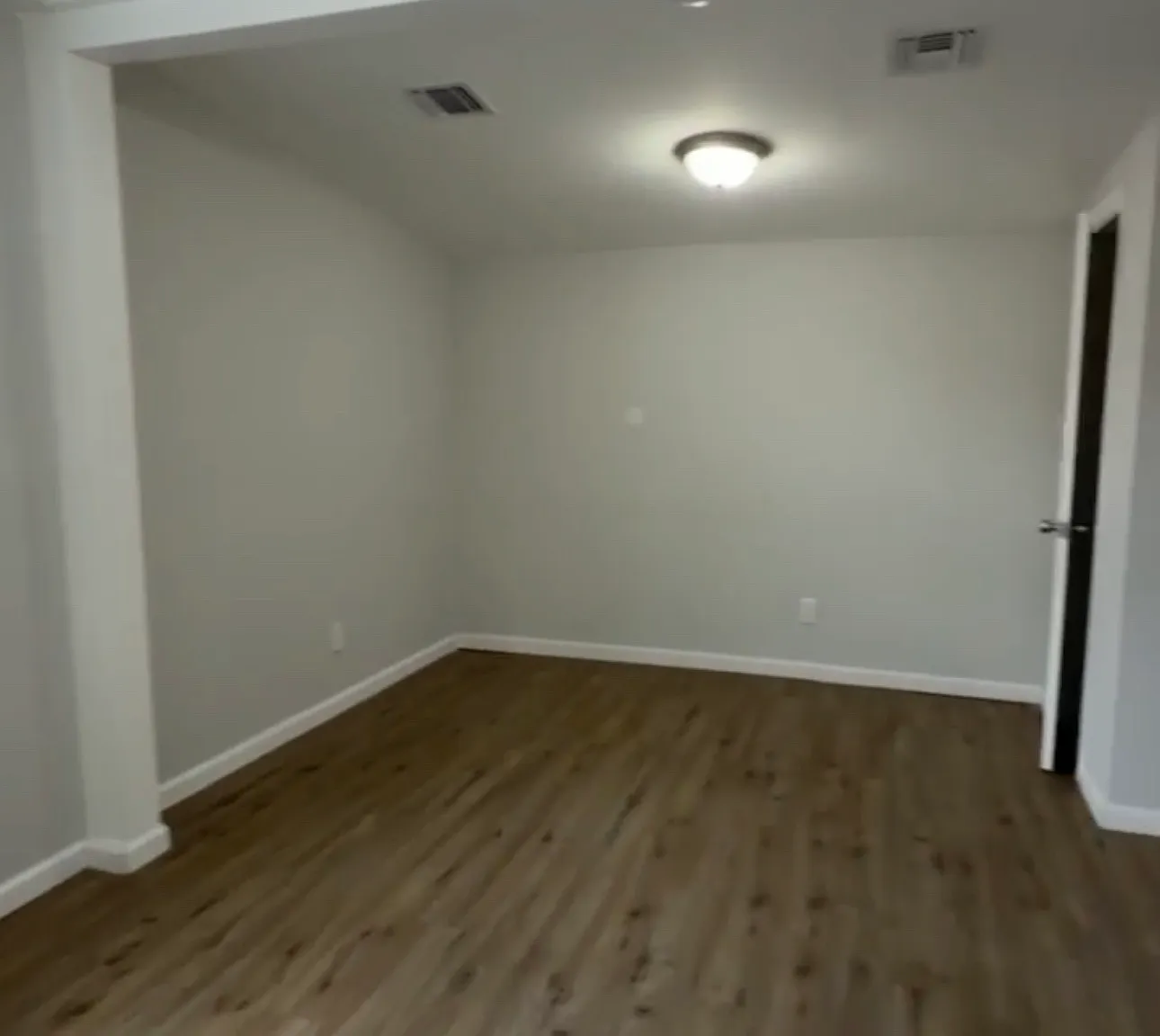 3 bed, 1.5 bath, $2,100 — Photo 3