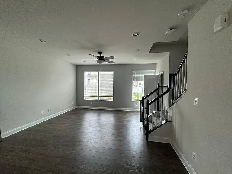 538 Calvert Way — Photo 11