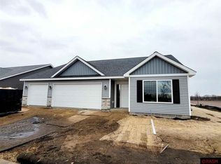 2115 Nelson St, Saint Peter, MN 56082