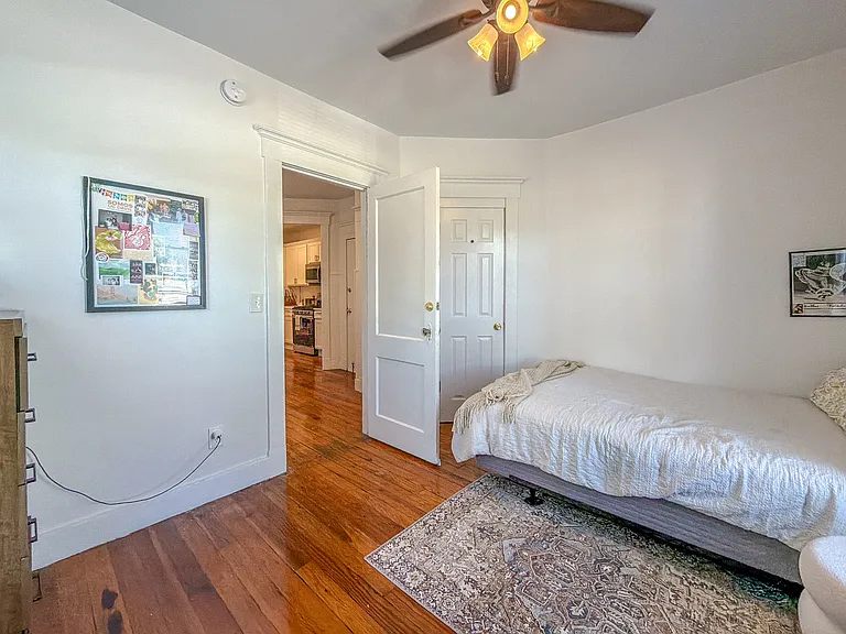246 Nicoll St #1R — Photo 17