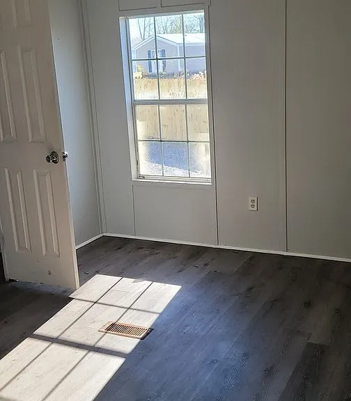 12195 Roddy Rd — Photo 5