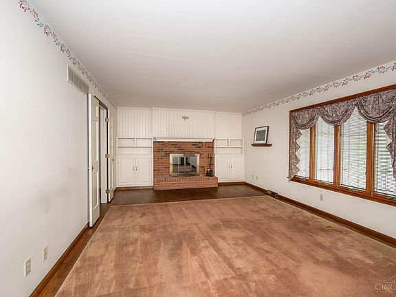 3rd image of 2649 Coshocton Ct