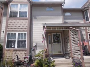 111 Quaker Dr, Bethlehem, PA 18020