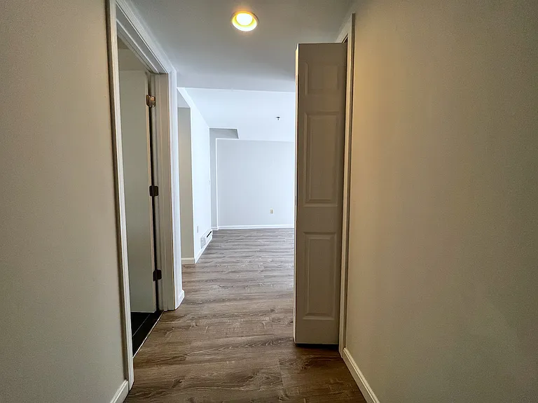 51 Queensberry St #A — Photo 6